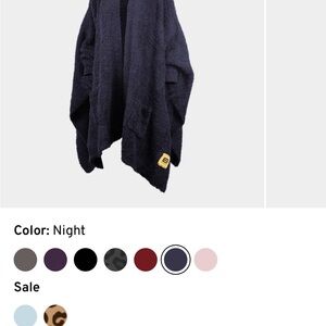 Cozy gray wrap by big blanket co. Gray. Never used. Comes in its own bag